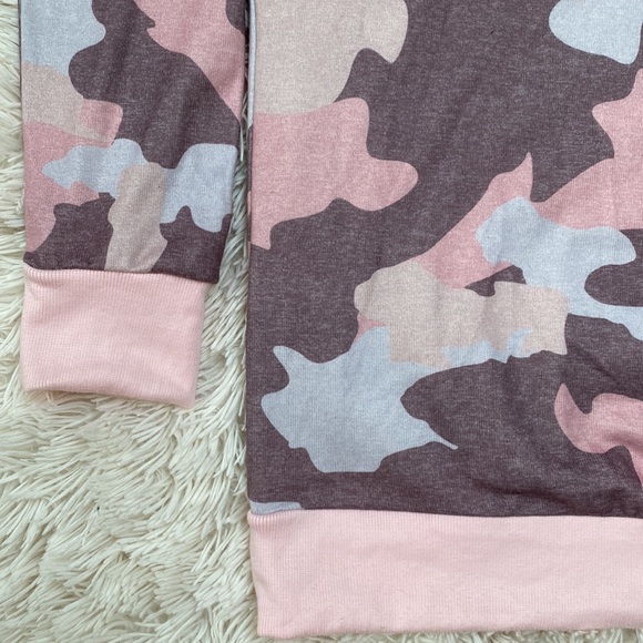 ๐HP๐ And The Why Camo Sweatshirt ๐ Pink Gray & Burgundy. - Picture 8 of 12